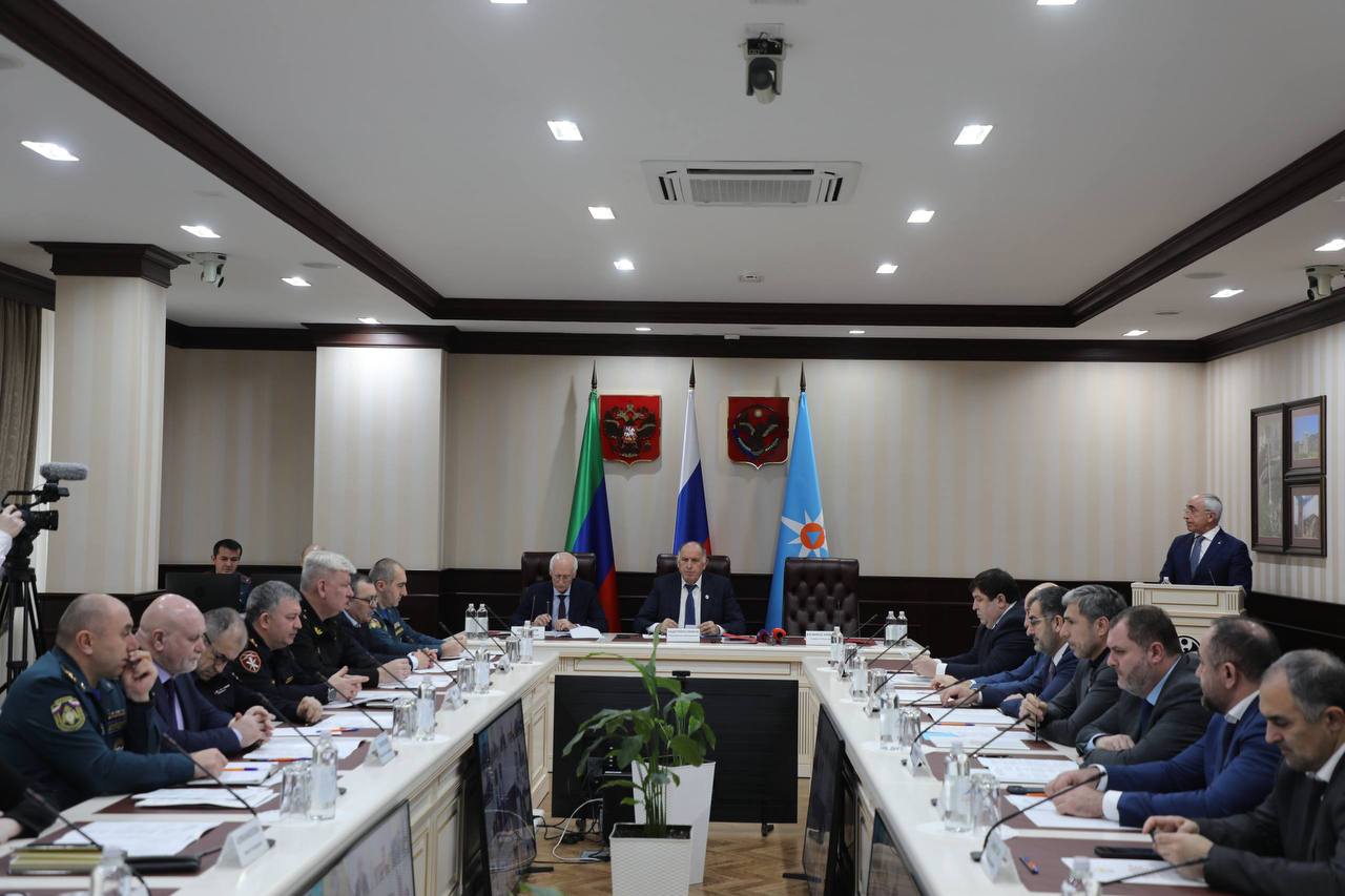 Абдулмуслим Абдулмуслимов провёл заседание Комиссии при Главе РД по предупреждению и ликвидации ЧС и обеспечению пожарной безопасности