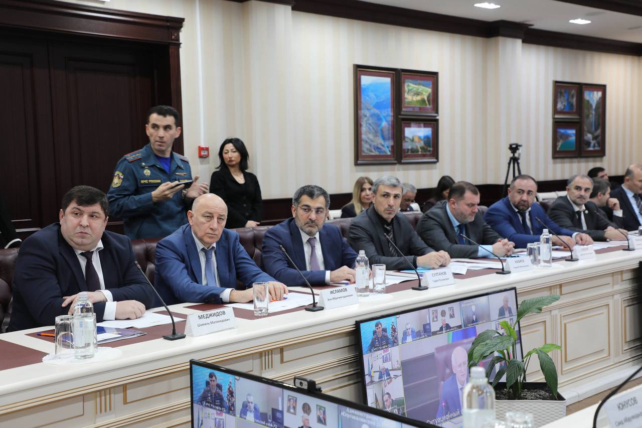 Абдулмуслим Абдулмуслимов провёл заседание Комиссии при Главе РД по предупреждению и ликвидации ЧС и обеспечению пожарной безопасности Абдулмуслим Абдулмуслимов провёл заседание Комиссии при Главе РД по предупреждению и ликвидации ЧС и обеспечению пожарной безопасности