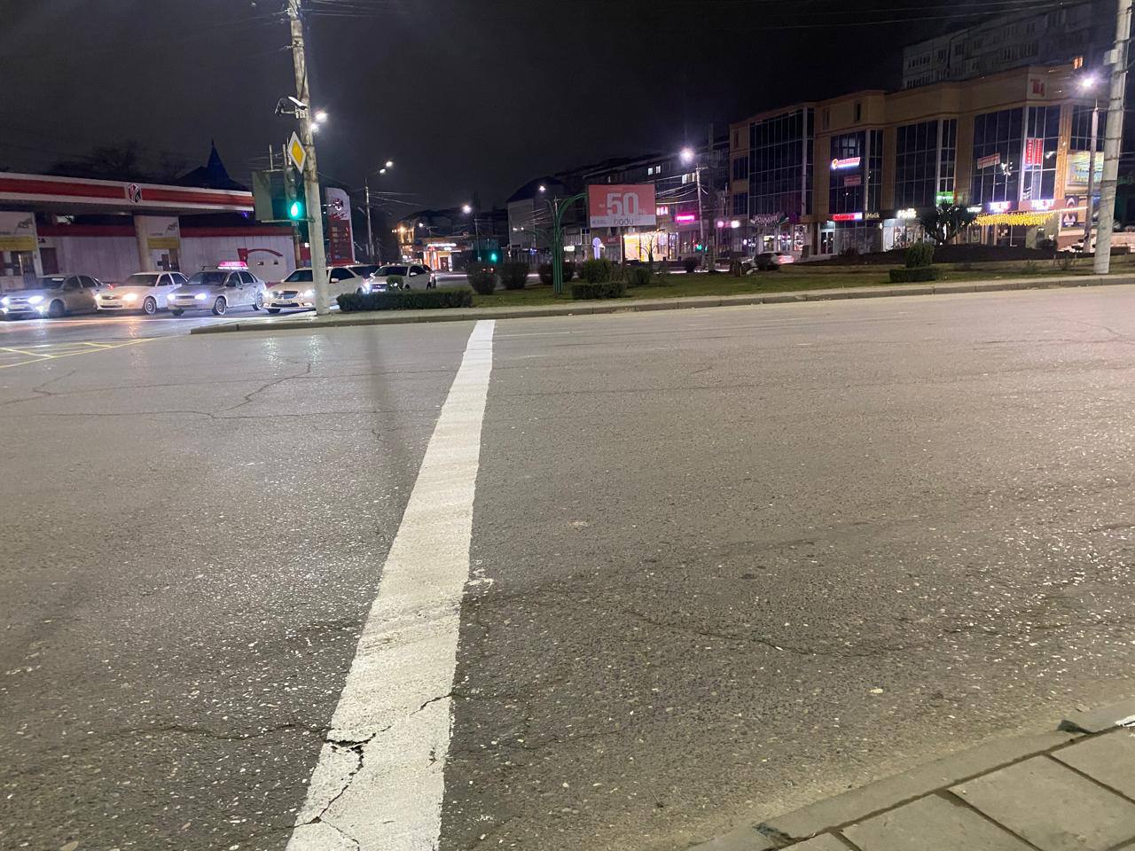 Минувшей ночью специалисты МБУ «ЦОДД» провели оперативные работы по обновлению дорожной разметки на троллейбусном кольце Минувшей ночью специалисты МБУ «ЦОДД» провели оперативные работы по обновлению дорожной разметки на троллейбусном кольце