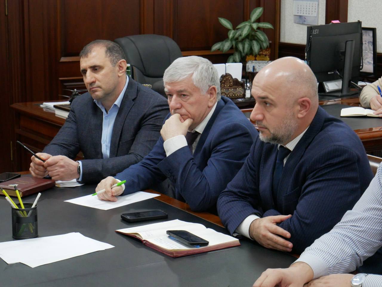 Проблемы электросетевого хозяйства города Дагестанские Огни стали предметом обсуждения на совещании под председательством министра энергетики и тарифов РД Марата Шихалиева Проблемы электросетевого хозяйства города Дагестанские Огни стали предметом обсуждения на совещании под председательством министра энергетики и тарифов РД Марата Шихалиева