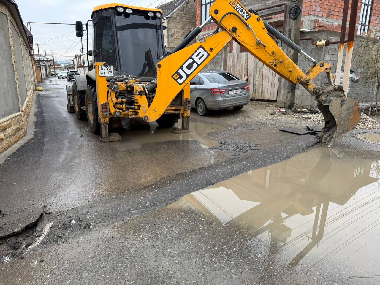 В Махачкале сегодня демонтировали более 10 незаконно установленных искусственных дорожных неровностей В Махачкале сегодня демонтировали более 10 незаконно установленных искусственных дорожных неровностей