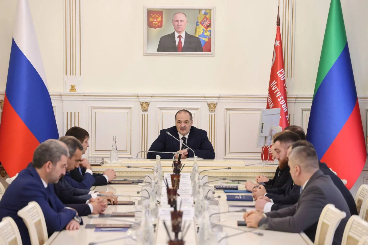 Заур Аскендеров принял участие во встрече с участниками федерального кадрового резерва и программы «Время Героев» Заур Аскендеров принял участие во встрече с участниками федерального кадрового резерва и программы «Время Героев»