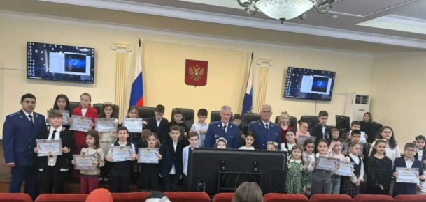 В прокуратуре республики подведены итоги творческого конкурса среди детей и внуков прокурорских работников на тему «Зимняя сказка»