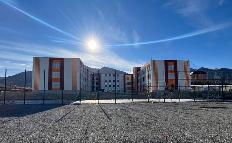 В трех новых школах Дирекции по развитию жилищного строительства прошла процедура получения документов о завершении первого этапа В трех новых школах Дирекции по развитию жилищного строительства прошла процедура получения документов о завершении первого этапа