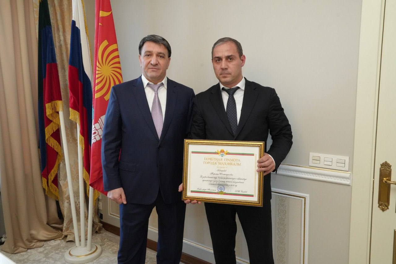 Последнее в текущем году аппаратное совещание администрации города Махачкалы прошло под председательством главы города Джамбулата Салавова Последнее в текущем году аппаратное совещание администрации города Махачкалы прошло под председательством главы города Джамбулата Салавова