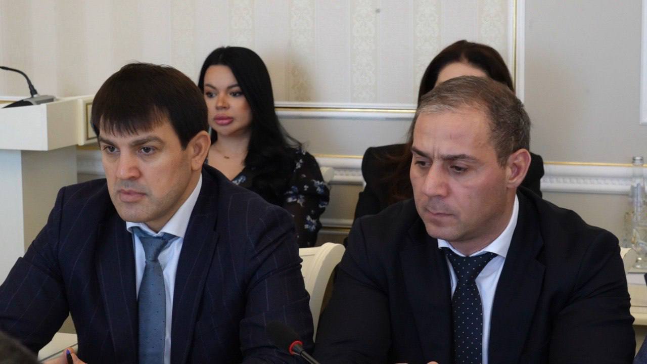 Последнее в текущем году аппаратное совещание администрации города Махачкалы прошло под председательством главы города Джамбулата Салавова Последнее в текущем году аппаратное совещание администрации города Махачкалы прошло под председательством главы города Джамбулата Салавова