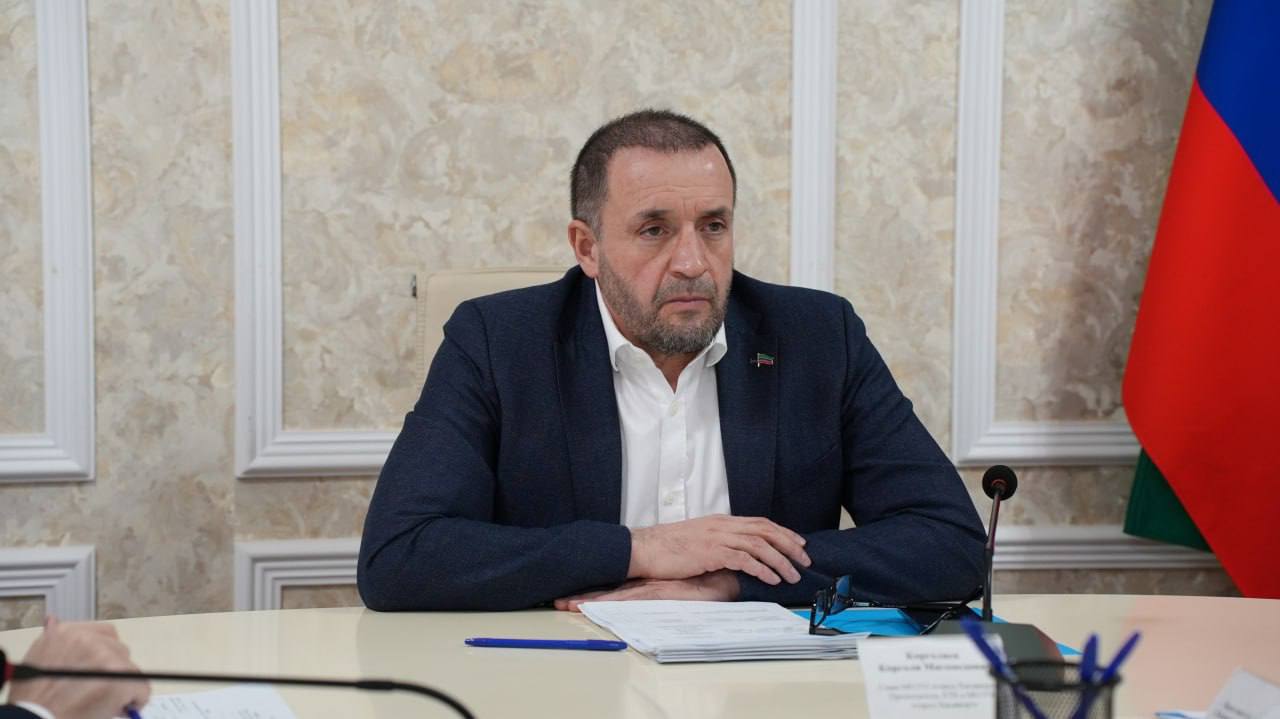 Корголи Корголиев провел заседание Антитеррористической комиссии Корголи Корголиев провел заседание Антитеррористической комиссии