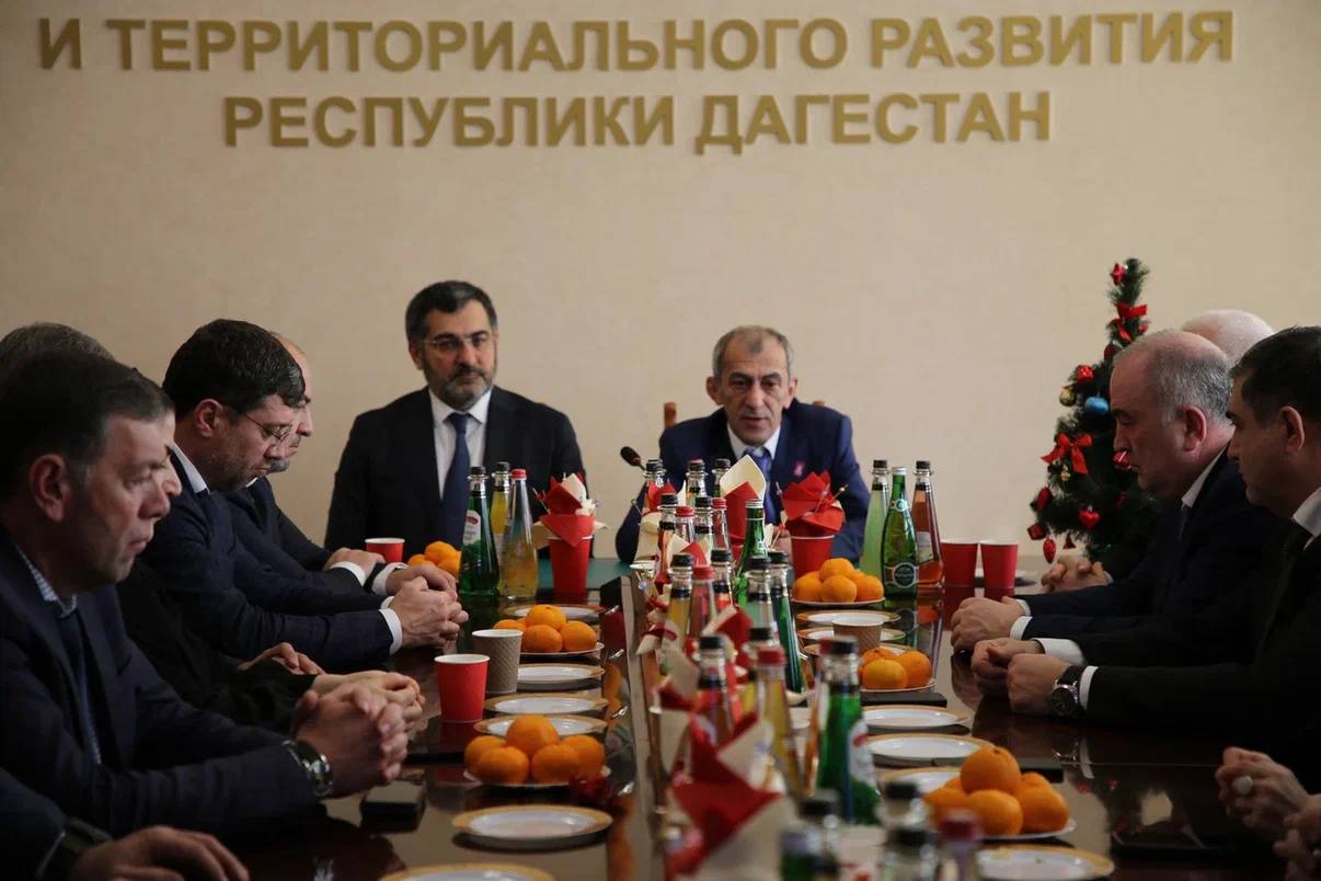 Рабочий год в Минэкономразвития Дагестана завершили торжественно Рабочий год в Минэкономразвития Дагестана завершили торжественно