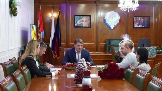 Джамбулат Салавов: Уважаемые махачкалинцы!. Сегодня я встретился с участником специальной военной операции Александром Кравченко и его супругой Эльмирой Досовой