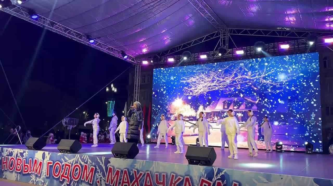 Еще немного праздничного новогоднего вайба вам в ленту