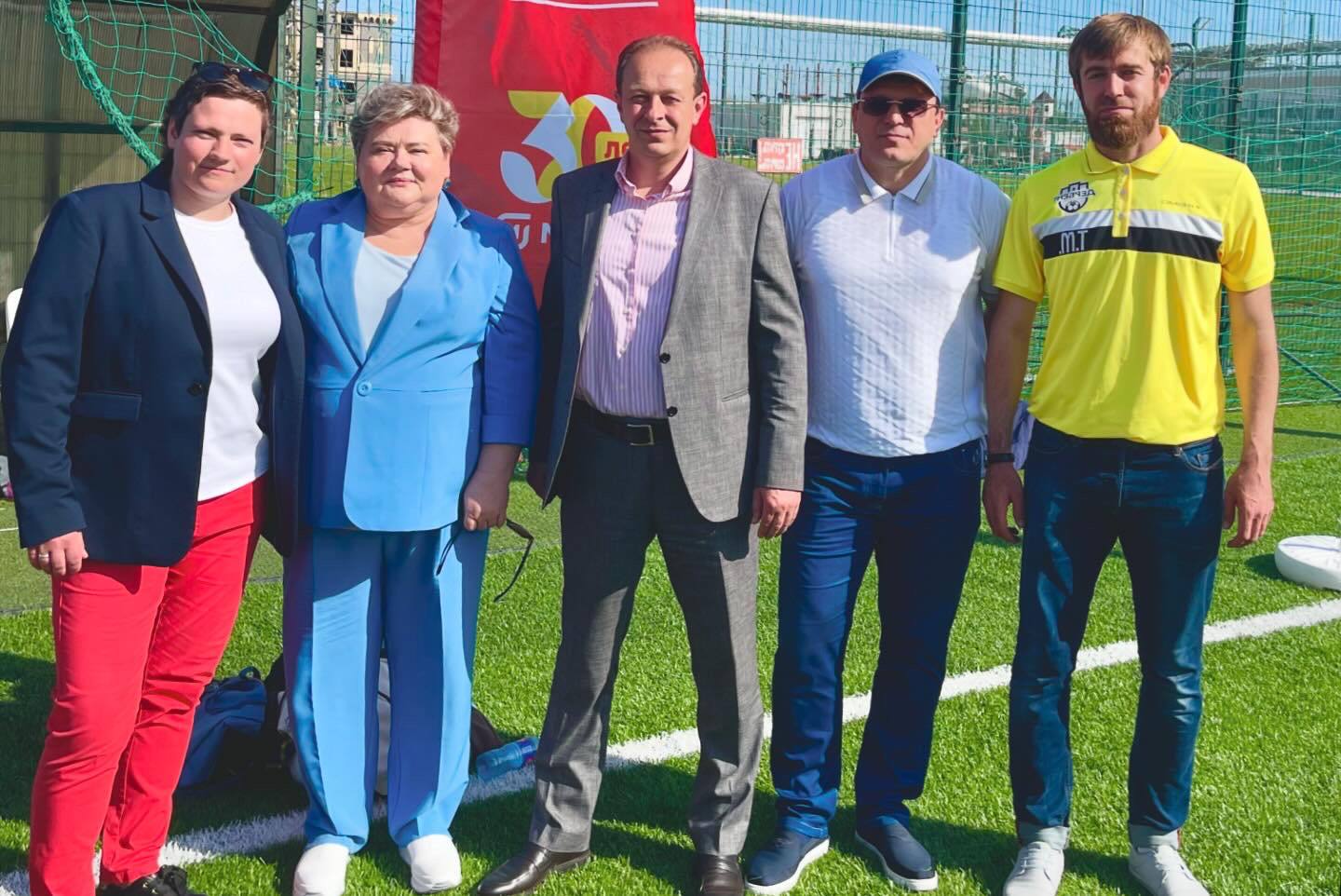 РФС обновит спортинвентарь в более чем 1000 школ-участниц проекта «Футбол в школе» по всей стране РФС обновит спортинвентарь в более чем 1000 школ-участниц проекта «Футбол в школе» по всей стране