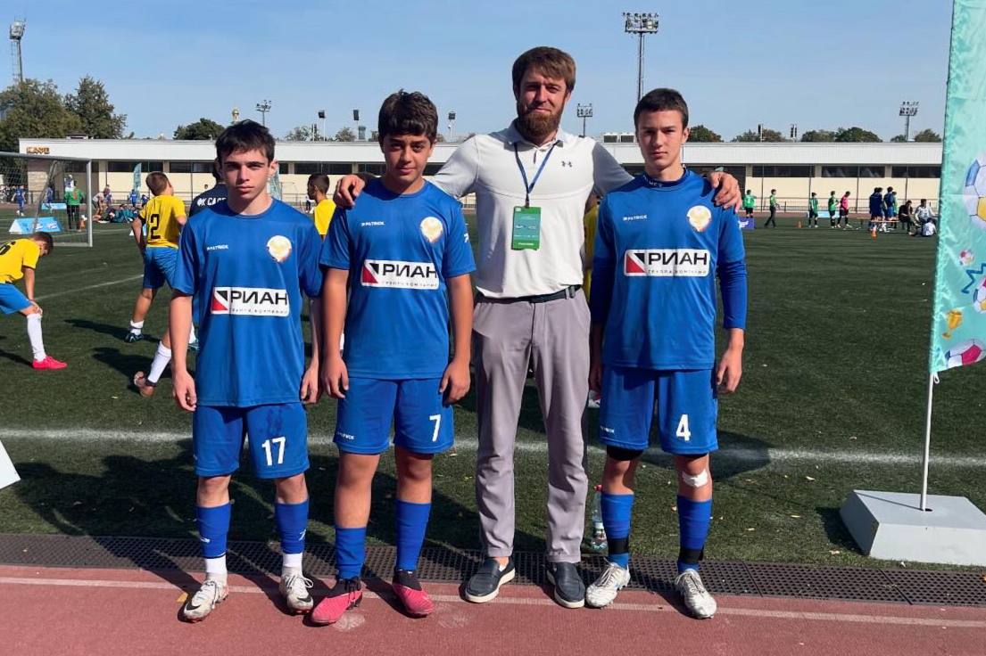 РФС обновит спортинвентарь в более чем 1000 школ-участниц проекта «Футбол в школе» по всей стране РФС обновит спортинвентарь в более чем 1000 школ-участниц проекта «Футбол в школе» по всей стране