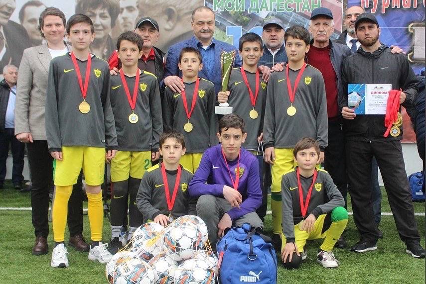 РФС обновит спортинвентарь в более чем 1000 школ-участниц проекта «Футбол в школе» по всей стране РФС обновит спортинвентарь в более чем 1000 школ-участниц проекта «Футбол в школе» по всей стране