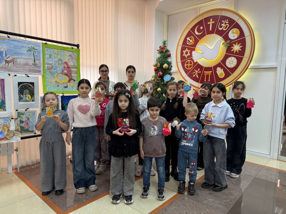 В канун Рождества Христова в Музее истории мировых культур и религий провели мастер-класс по росписи деревянных рождественских ангелов