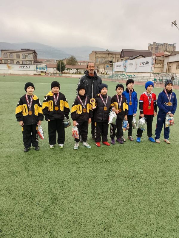 6 января на стадионе Нарын-кала завершился футбольный турнир среди школьников младшего возраста, посвященный памяти ветерана дербентского спорта Виктора Сотникова