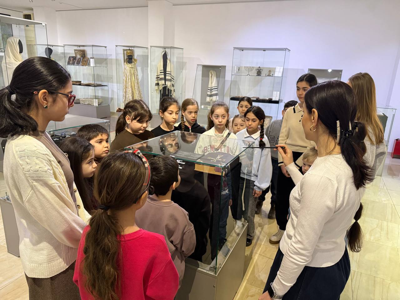 В канун Рождества Христова в Музее истории мировых культур и религий провели мастер-класс по росписи деревянных рождественских ангелов В канун Рождества Христова в Музее истории мировых культур и религий провели мастер-класс по росписи деревянных рождественских ангелов