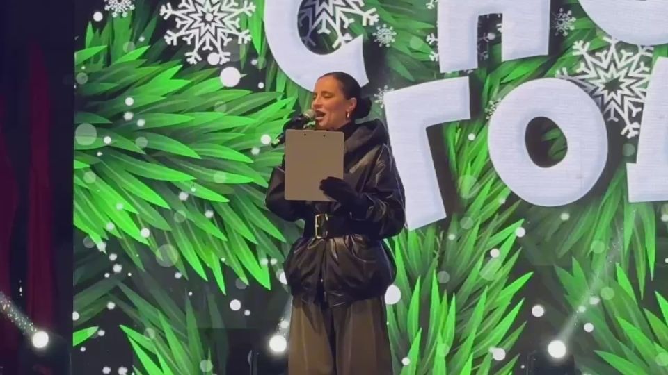 Волшебство Нового года на площади у главной ёлки Махачкалы!