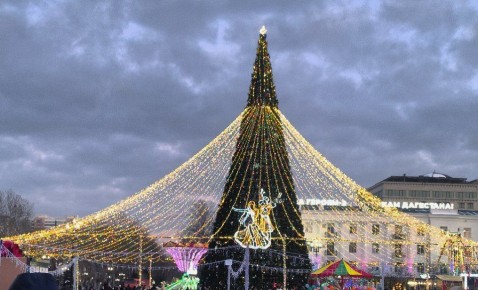 Новогодний праздник в Махачкале продолжается !