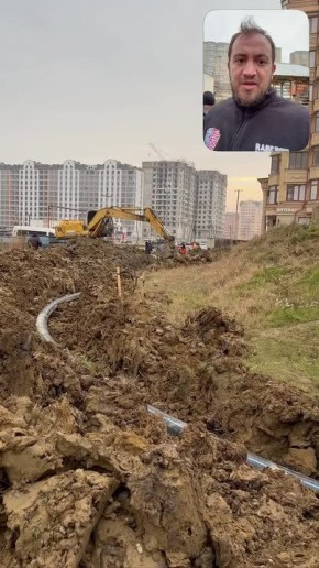 Нахожусь на насосной станции «Хазар», где сейчас продолжаются работы по прокладке дополнительной линии водоснабжения