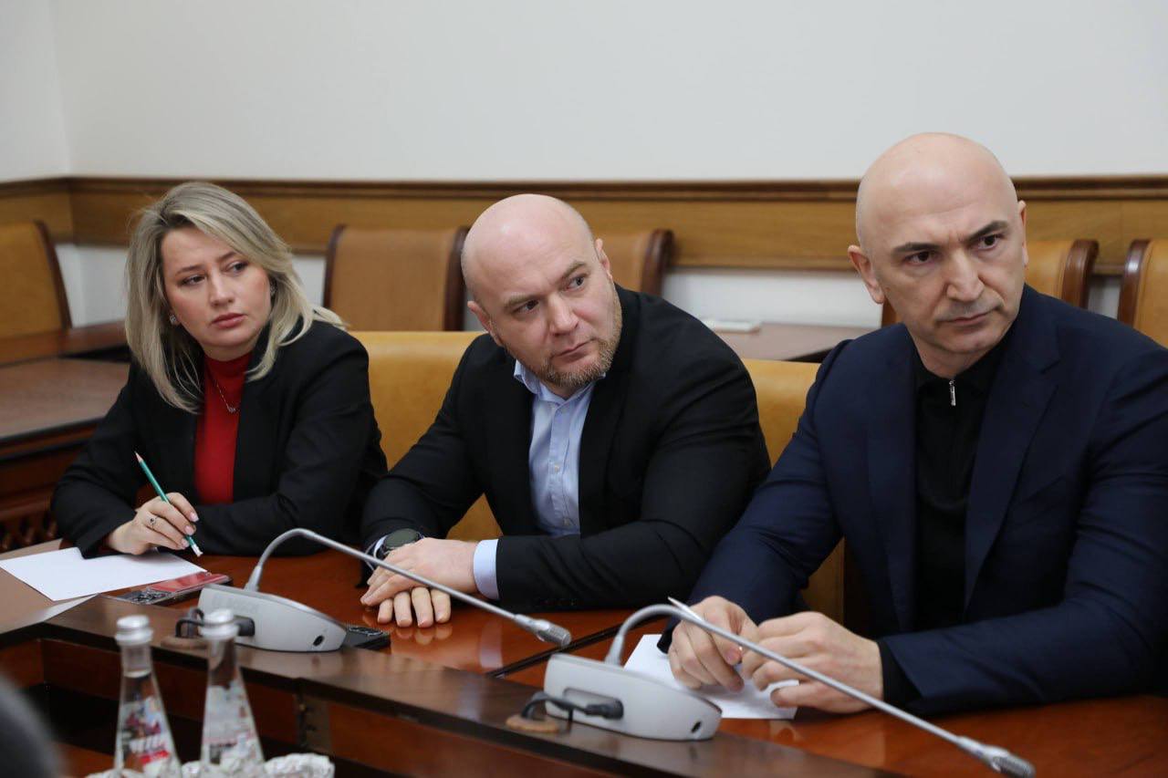 Абдулмуслим Абдулмуслимов провел первое в 2026 году оперативное совещание с членами Правительства Дагестана Абдулмуслим Абдулмуслимов провел первое в 2026 году оперативное совещание с членами Правительства Дагестана