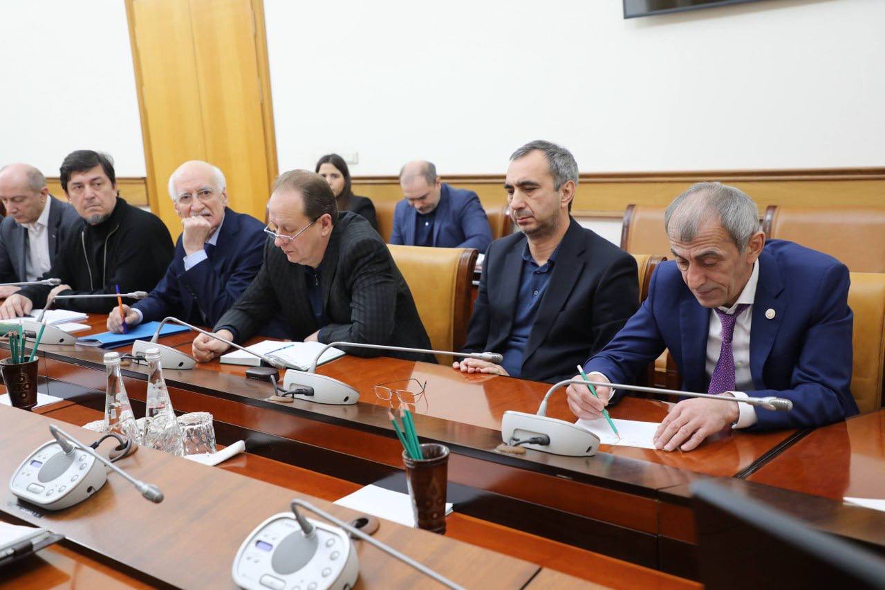 Абдулмуслим Абдулмуслимов провел первое в 2026 году оперативное совещание с членами Правительства Дагестана Абдулмуслим Абдулмуслимов провел первое в 2026 году оперативное совещание с членами Правительства Дагестана