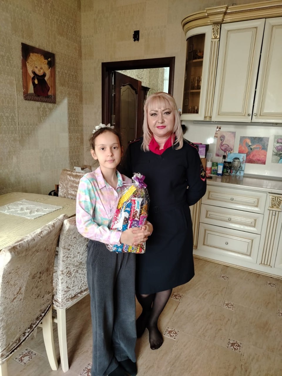 Сотрудники Махачкалинского линейного управления МВД России на транспорте приняли участие в благотворительной акции «Полицейский Дед Мороз» Сотрудники Махачкалинского линейного управления МВД России на транспорте приняли участие в благотворительной акции «Полицейский Дед Мороз»