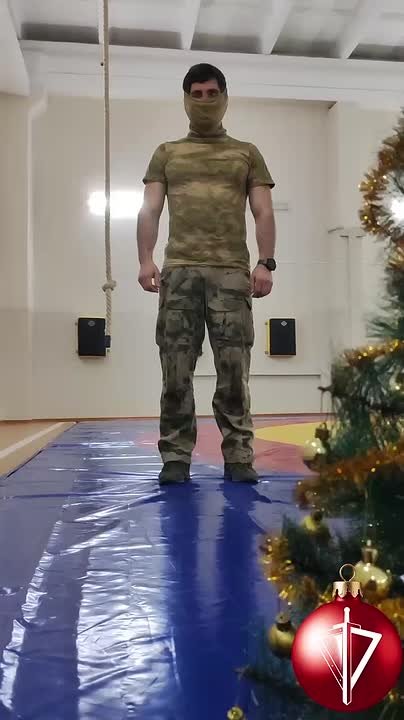 #НовогоднийЗаряд выходит на финишную прямую! Заключительную тренировку праздничной серии для вас проводит военнослужащий Росгвардии из Дагестана