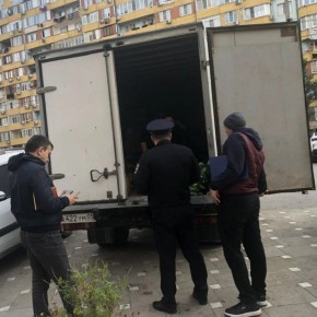 Сотрудники Управления экономического развития и инвестиционной политики города Каспийска совместно с коллегами из ОМВД России по Каспийску провели проверку торговых точек, работающих без соответствующих разрешений