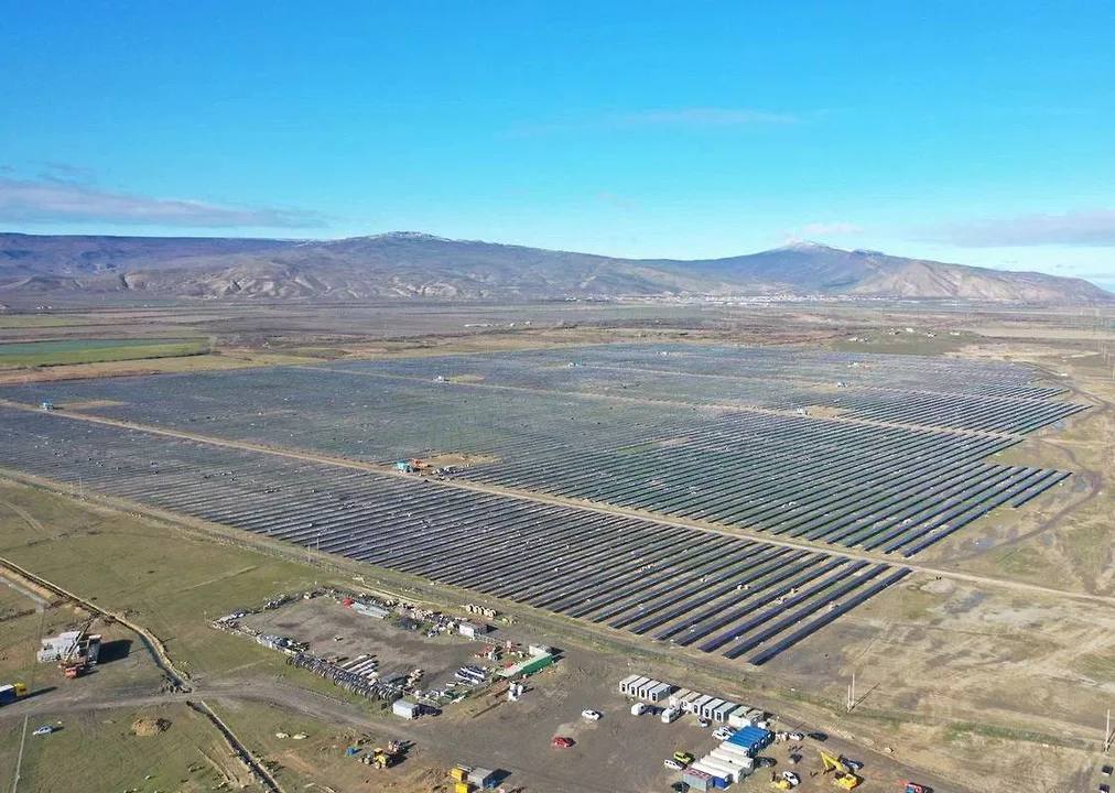 В Дагестане завершено строительство солнечной электростанции мощностью 102,3 МВт