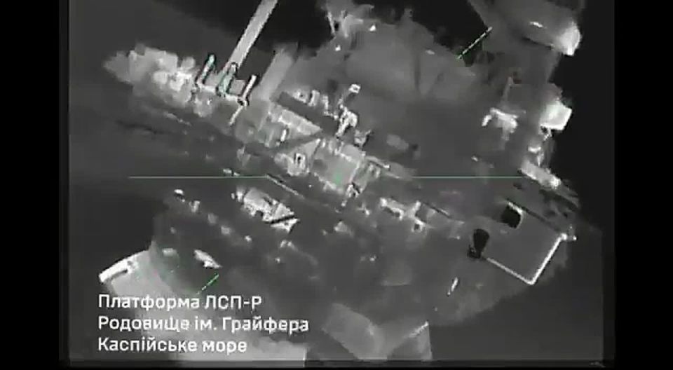 Украинские БПЛА-камикадзе атаковали три нефтедобывающие платформы в Каспийском море