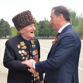 Дорогой Ибрагим-Паша Султанович! От всей души поздравляю вас с днем рождения!