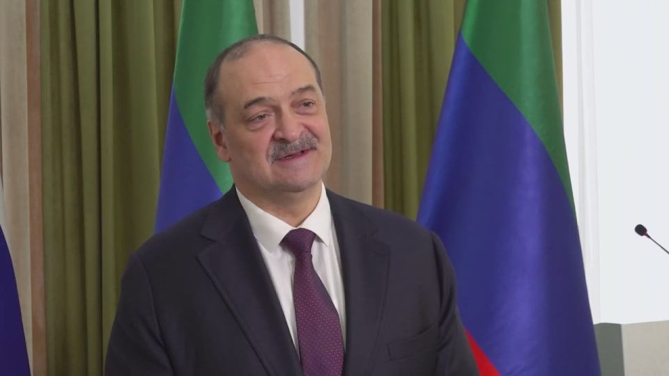 Сергей Меликов: Поздравляю журналистов, издателей, работников полиграфических предприятий, ветеранов отрасли с профессиональным праздником – Днем российской печати!