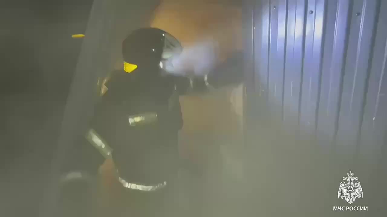 На АЗС в Новолакском районе ночью горели магазин и операторская