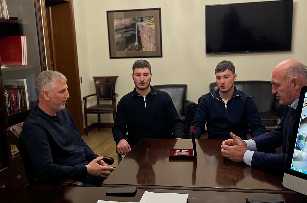 Вся страна в курсе той трагедии, которая произошла недавно, когда наши земляки везли гуманитарную помощь ребятам на передовой