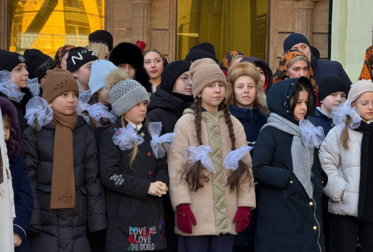В день 95-летия композитора в Махачкале состоялось торжественное открытие мемориальной плиты народному артисту СССР, Герою труда Российской Федерации Мураду Кажлаеву В день 95-летия композитора в Махачкале состоялось торжественное открытие мемориальной плиты народному артисту СССР, Герою труда Российской Федерации Мураду Кажлаеву