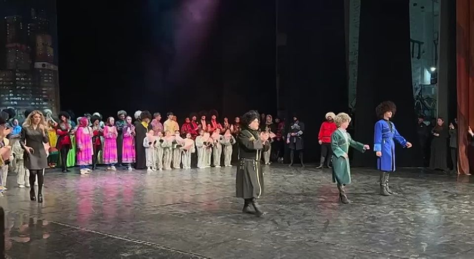 Полный зал зрителей собрал накануне показ балета «Асият» на музыку народного артиста СССР Мурада Кажлаева