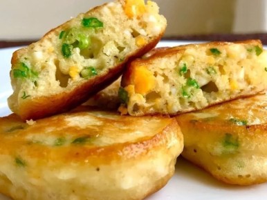 Ленивые пирожки и греческий салат: простота и вкус в одной тарелке