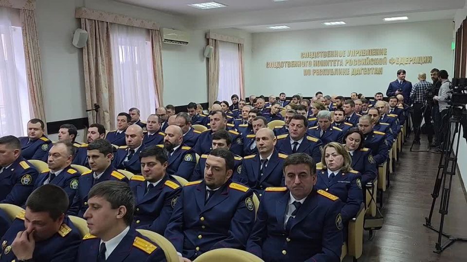 Через несколько минут в следственном управлении Следственного комитета Российской Федерации по Республике Дагестан состоится торжественное мероприятие, посвященное представлению руководителя следственного управления...