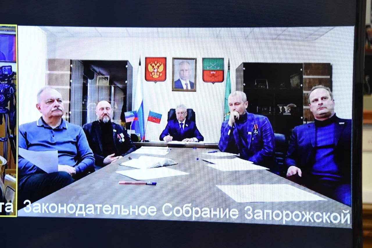 Заур Аскендеров: «Мы вместе уже многого достигли. При поддержке республики реконструированы и введены в эксплуатацию школы, детские сады, больницы. Проводится капитальный ремонт многоэтажных домов, культурных и спортивных... Заур Аскендеров: «Мы вместе уже многого достигли. При поддержке республики реконструированы и введены в эксплуатацию школы, детские сады, больницы. Проводится капитальный ремонт многоэтажных домов, культурных и спортивных...