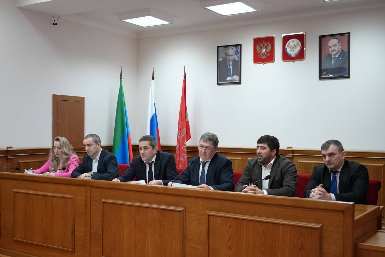 В администрации Махачкалы состоялось заседание рабочей группы межведомственной комиссии по вопросу легализации неформальной занятости