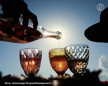 Ставропольский край, Дагестан и Московская область произвели больше всего коньяка в России в 2025 году