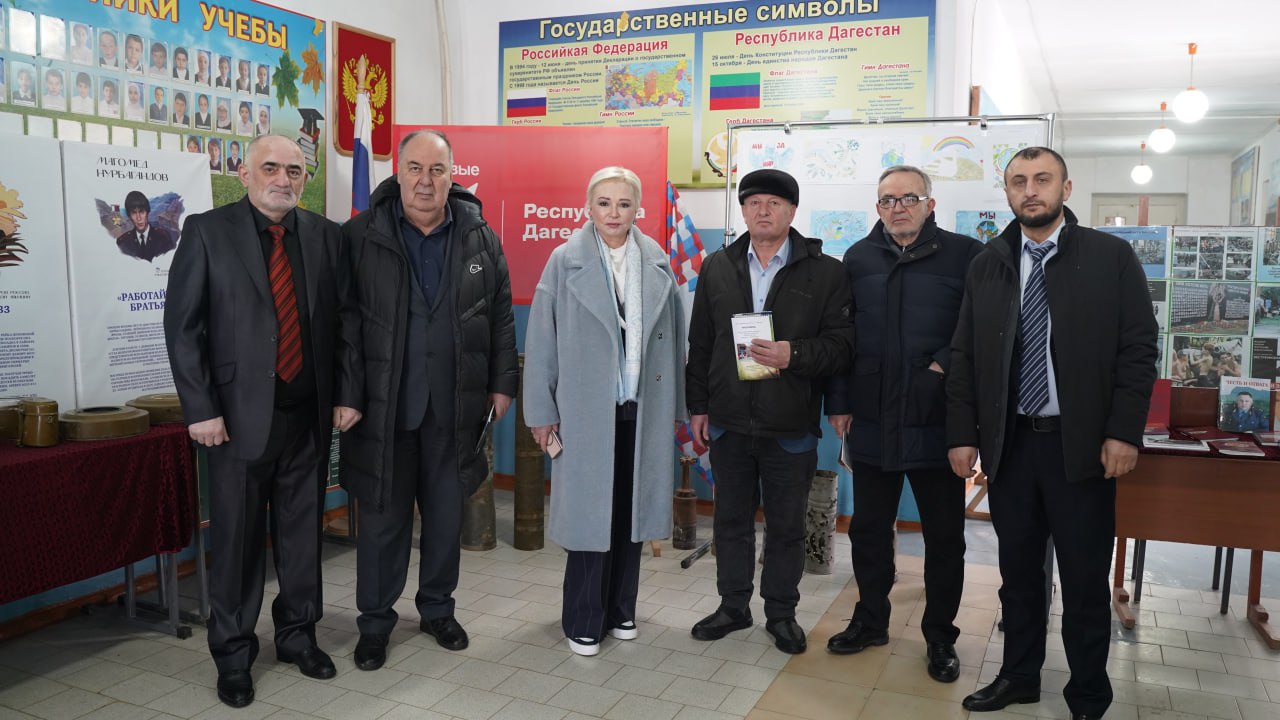 Депутаты Народного Собрания почтили память жертв теракта 1996 года Депутаты Народного Собрания почтили память жертв теракта 1996 года