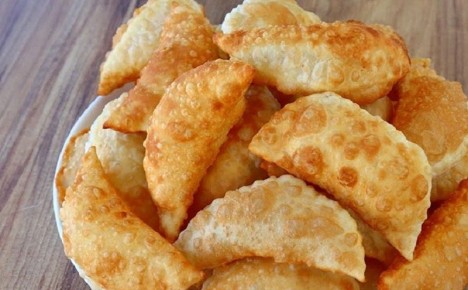 Кулинарный хит: творожные чебуреки всего за 10 минут