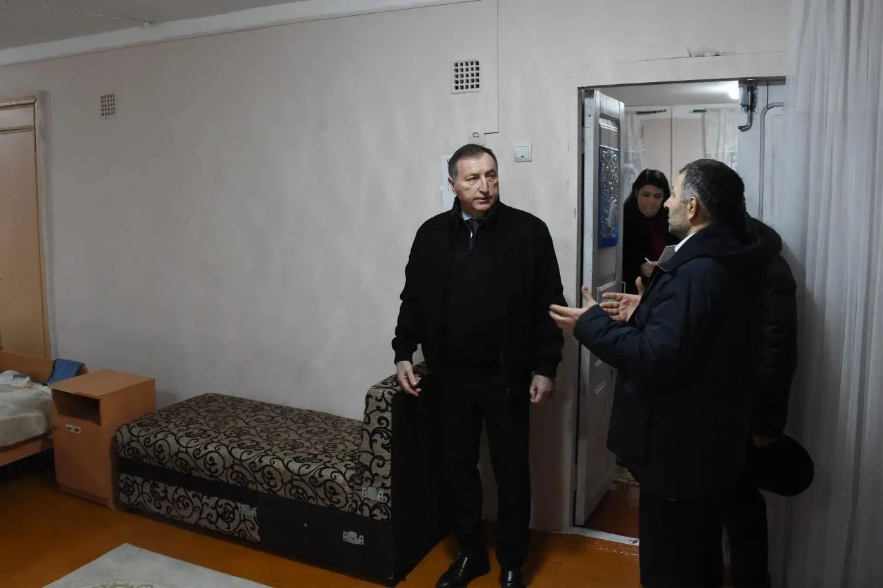 Председатель НС РД Заур Аскендеров побывал в махачкалинской школе-интернат № 5 Председатель НС РД Заур Аскендеров побывал в махачкалинской школе-интернат № 5