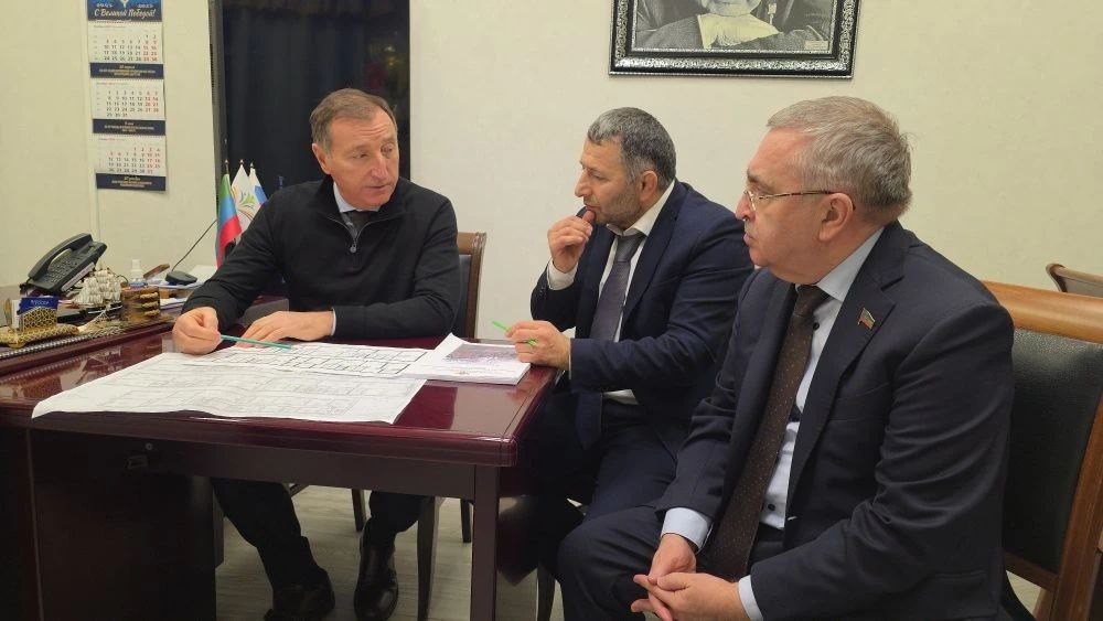 Председатель НС РД Заур Аскендеров побывал в махачкалинской школе-интернат № 5 Председатель НС РД Заур Аскендеров побывал в махачкалинской школе-интернат № 5