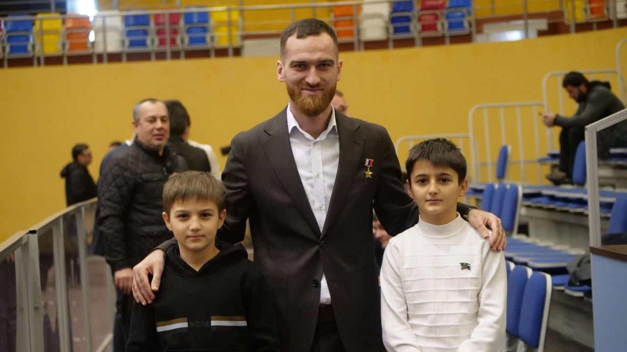 В Каспийске прошло первенство Дагестана по ушу-саньда в честь Героя России Темирлана Абуталимова В Каспийске прошло первенство Дагестана по ушу-саньда в честь Героя России Темирлана Абуталимова