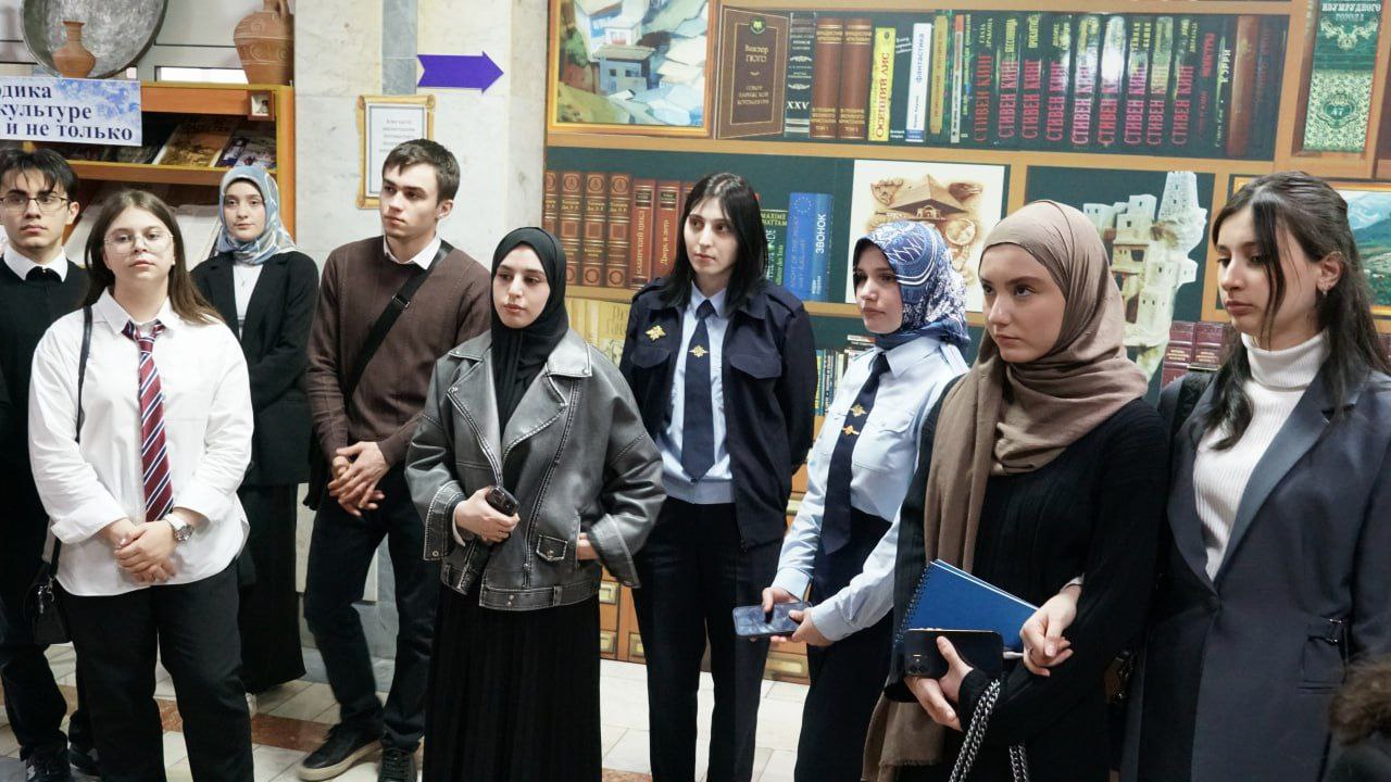 Уважаемые студенты!. Избирательная комиссия Республики Дагестан поздравляет вас с Днем российского студенчества! Этот праздник – олицетворение молодости, стремления к знаниям и ярких надежд Уважаемые студенты!. Избирательная комиссия Республики Дагестан поздравляет вас с Днем российского студенчества! Этот праздник – олицетворение молодости, стремления к знаниям и ярких надежд