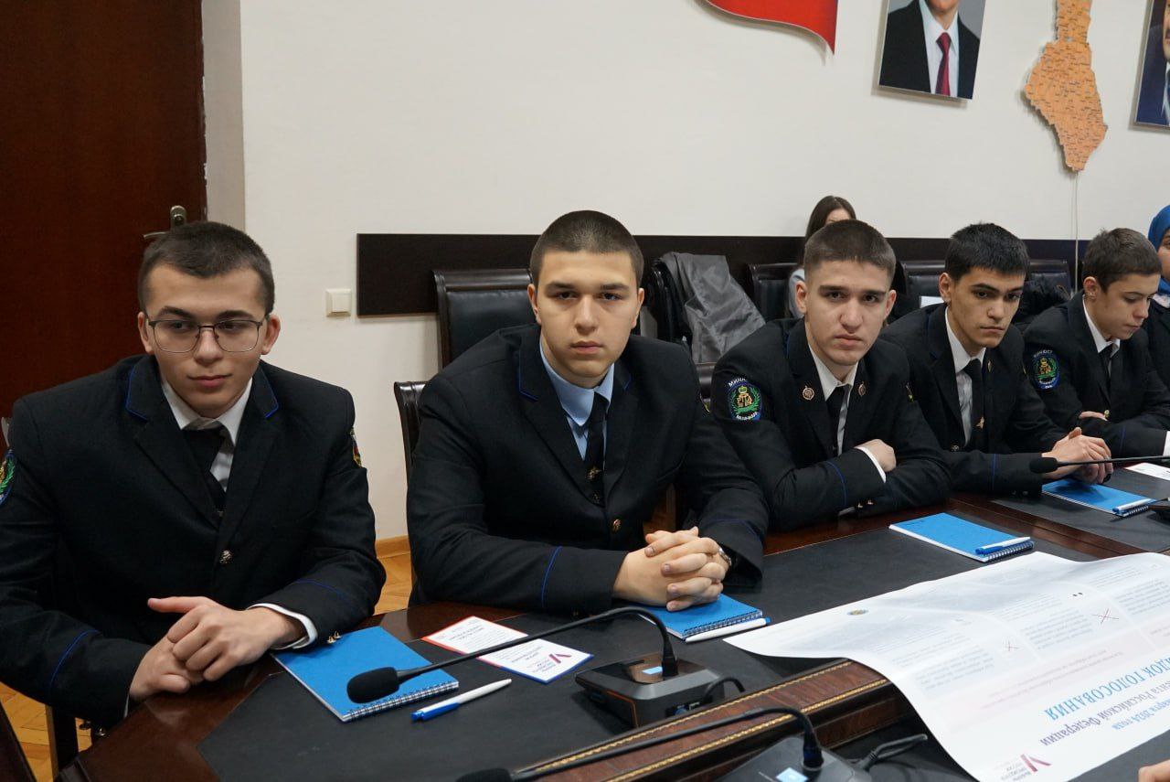 Уважаемые студенты!. Избирательная комиссия Республики Дагестан поздравляет вас с Днем российского студенчества! Этот праздник – олицетворение молодости, стремления к знаниям и ярких надежд Уважаемые студенты!. Избирательная комиссия Республики Дагестан поздравляет вас с Днем российского студенчества! Этот праздник – олицетворение молодости, стремления к знаниям и ярких надежд