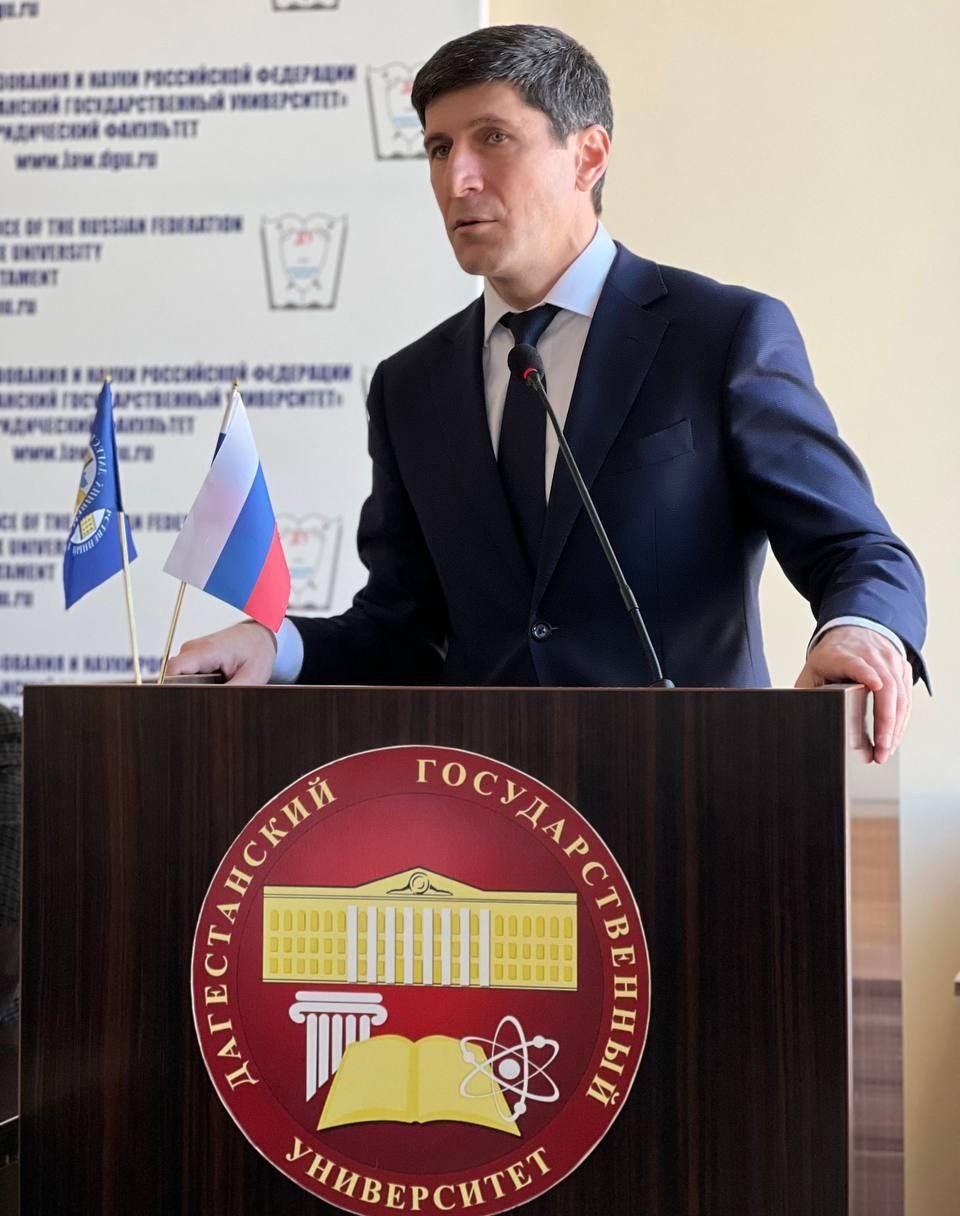 Уважаемые студенты!. Избирательная комиссия Республики Дагестан поздравляет вас с Днем российского студенчества! Этот праздник – олицетворение молодости, стремления к знаниям и ярких надежд