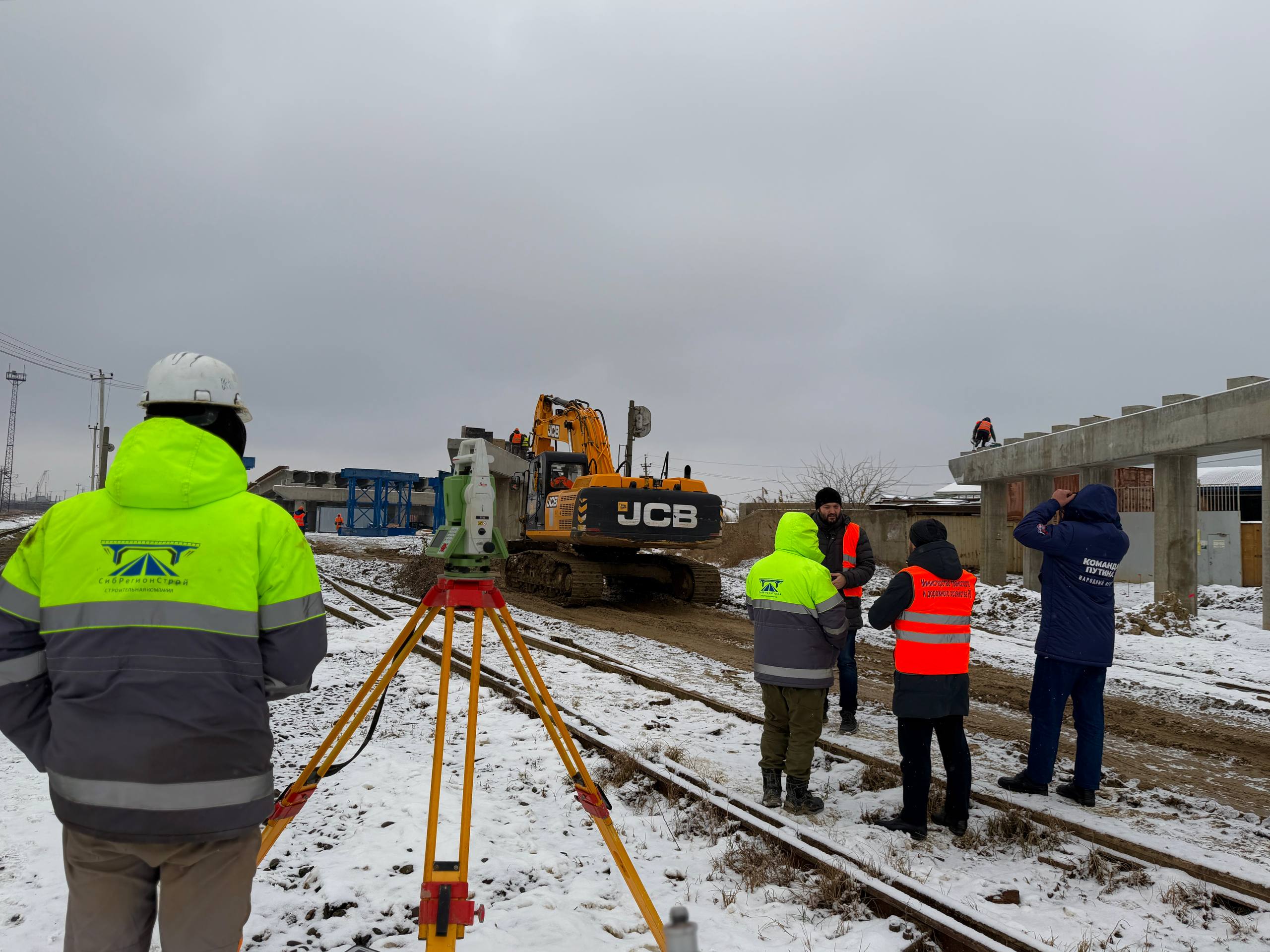 Инспекция проверила этап строительства дороги к Махачкалинскому порту Инспекция проверила этап строительства дороги к Махачкалинскому порту